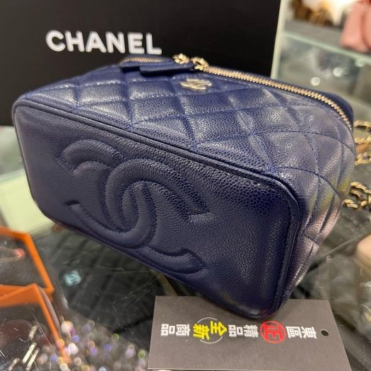 東區正精品㊣CHANEL AP1341 全新香奈兒藍色荔枝牛皮內鏡子雙拉鍊金皮穿鍊化妝箱包斜背包 RZ4681-7