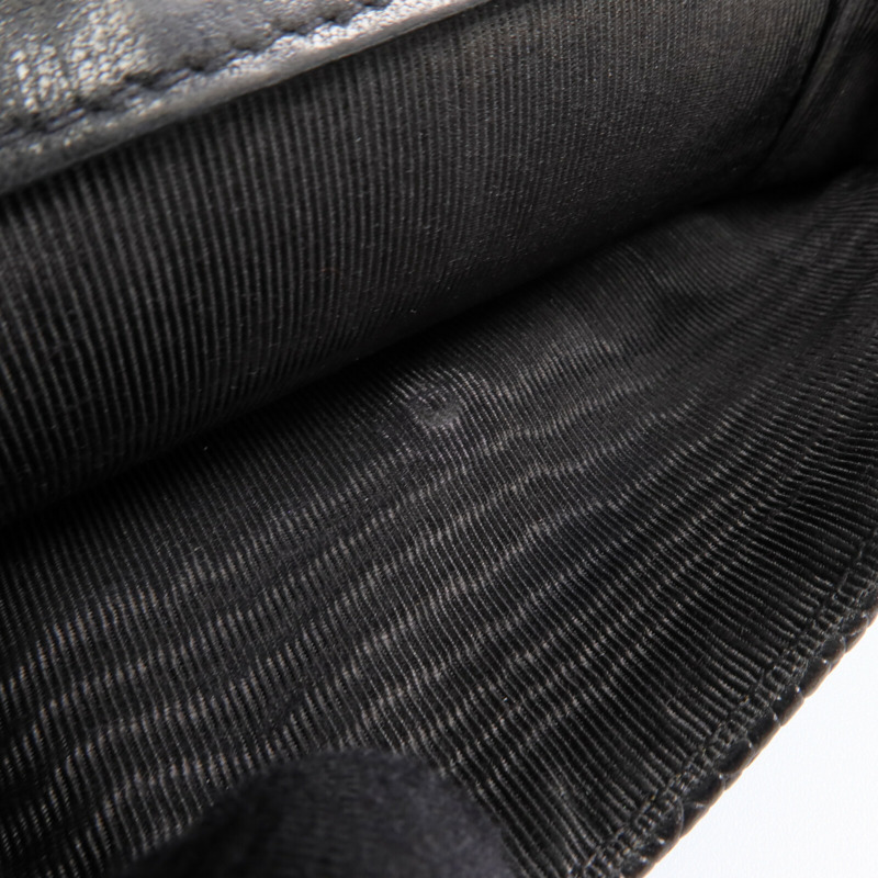 CHANEL 牛皮皮革Fold Wallet金扣錢包-17