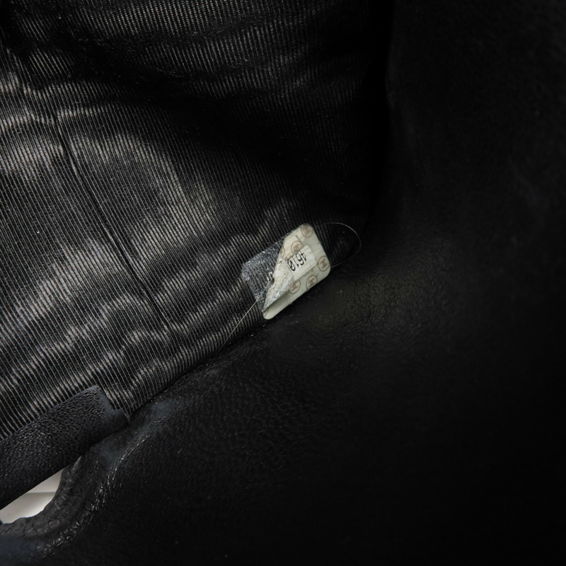 CHANEL 牛皮皮革Fold Wallet金扣錢包-18