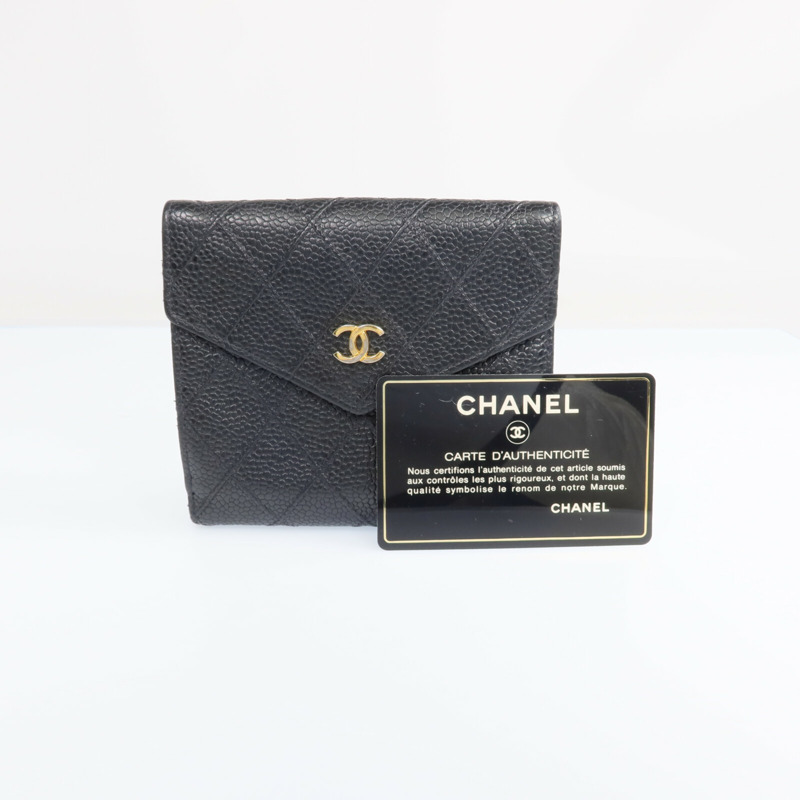 CHANEL 牛皮皮革Fold Wallet金扣錢包-19