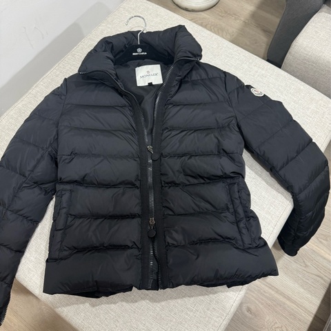Moncler 羽絨外套