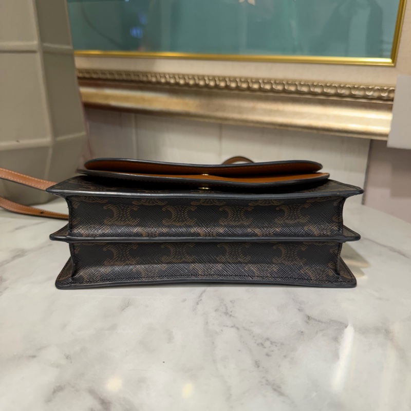 Celine PVC咖皮邊Strap WOC金釦下蓋8卡肩斜背包10D852CG9.04LU-4