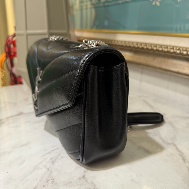 YSL 黑羊皮V型紋LouLou MateLasse絎縫銀釦下蓋肩斜背鏈包-2