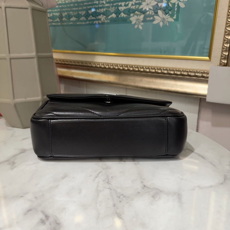 YSL 黑羊皮V型紋LouLou MateLasse絎縫銀釦下蓋肩斜背鏈包-4