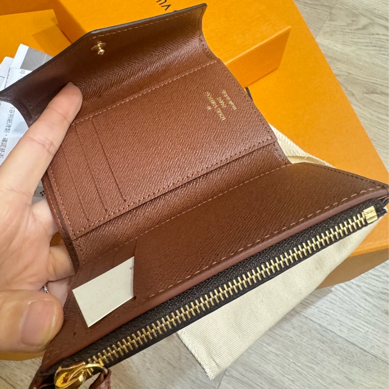 lv 經典短夾 全新閒置-2