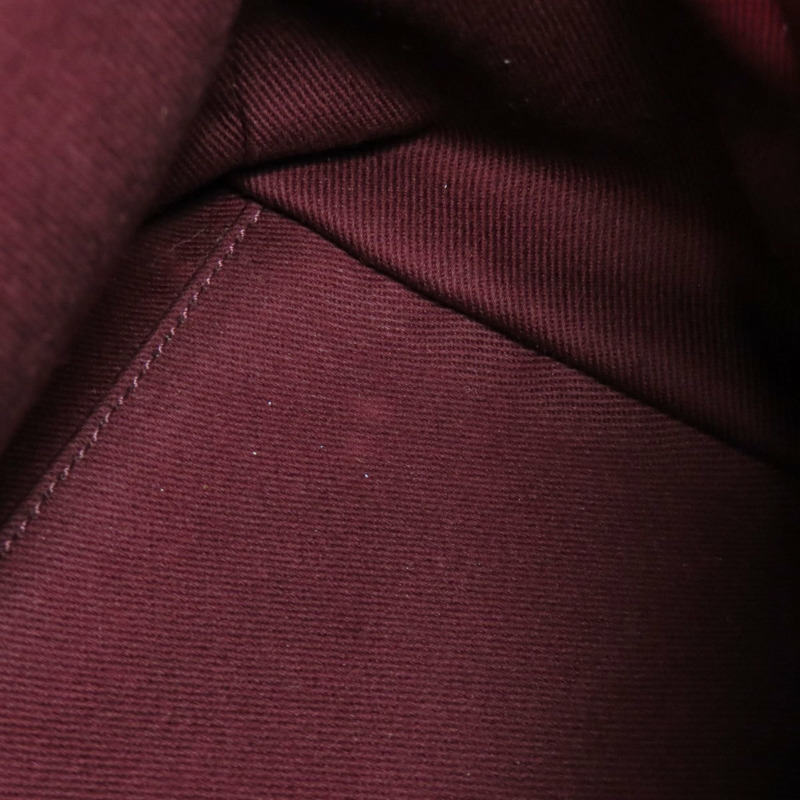 香奈兒 (Chanel) 女士鏈條肩背包，飾有 Coco 標誌和銀色五金配件，小牛皮材質，CHANEL-9