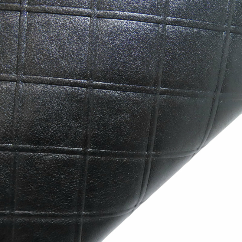 香奈兒 (Chanel) 女士鏈條肩背包，飾有 Coco 標誌和銀色五金配件，小牛皮材質，CHANEL-14