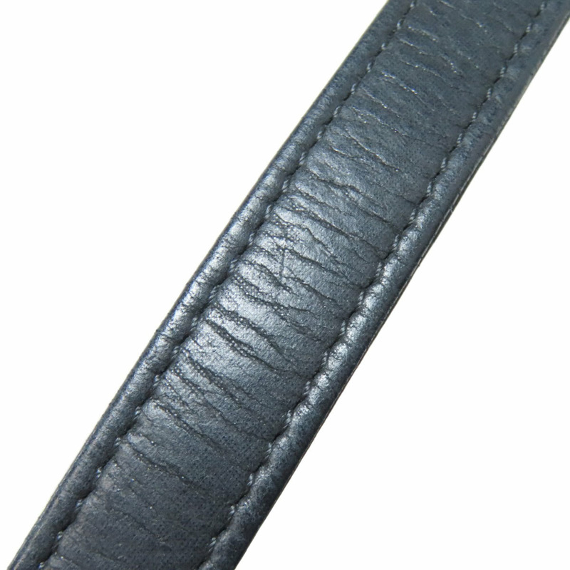 香奈兒 (Chanel) 女士鏈條肩背包，飾有 Coco 標誌和銀色五金配件，小牛皮材質，CHANEL-19