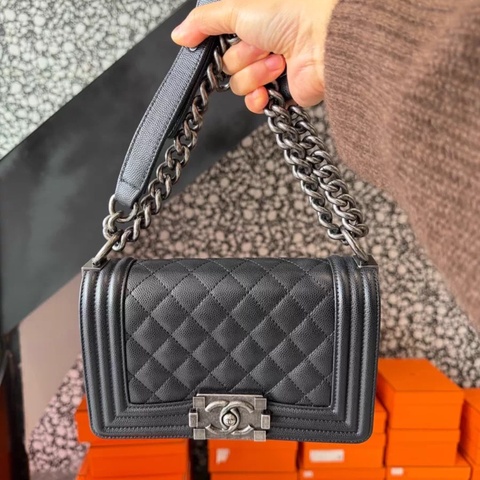 Chanel leboy小號黑銀小號 20cm 芯片款