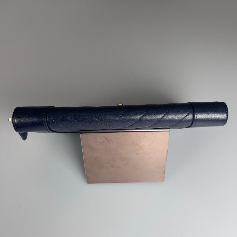 CHANEL 山形紋ㄇ拉長夾 羊皮 海軍藍 24開-4