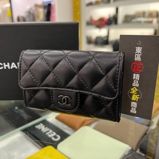 東區正精品㊣CHANEL AP0214 SO BLACK 全新香奈兒黑色羊皮黑釦釦子卡片夾零錢包 RZ4666-1