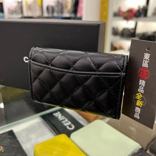 東區正精品㊣CHANEL AP0214 SO BLACK 全新香奈兒黑色羊皮黑釦釦子卡片夾零錢包 RZ4666-7