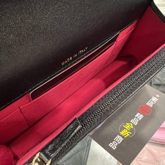 東區正精品㊣CHANEL19 Woc AP3067 全新香奈兒黑色大菱格紋山羊皮銀扣金銀鍊手提包斜背包手機包 RA1712-5