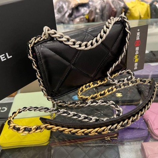東區正精品㊣CHANEL19 Woc AP3067 全新香奈兒黑色大菱格紋山羊皮銀扣金銀鍊手提包斜背包手機包 RA1712-8