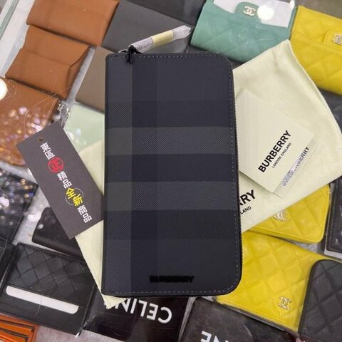 東區正精品㊣BURBERRY 8070254 全新黑灰色格紋黑字ㄇ字拉鍊長夾皮夾 RZ5495