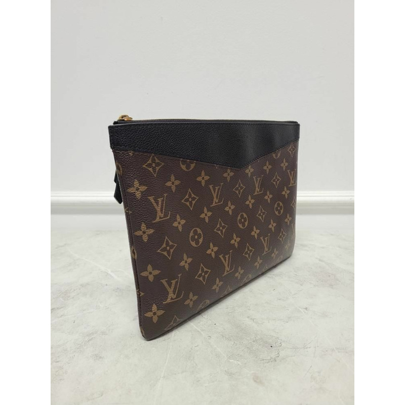 【包稅】LOUIS VUITTON 黑色字母圖案日常手拿包-2
