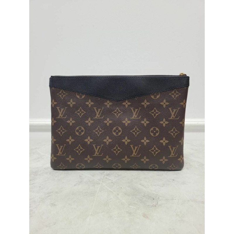 【包稅】LOUIS VUITTON 黑色字母圖案日常手拿包-4