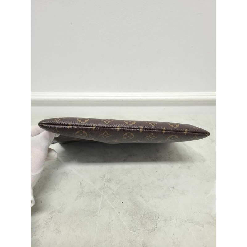 【包稅】LOUIS VUITTON 黑色字母圖案日常手拿包-5