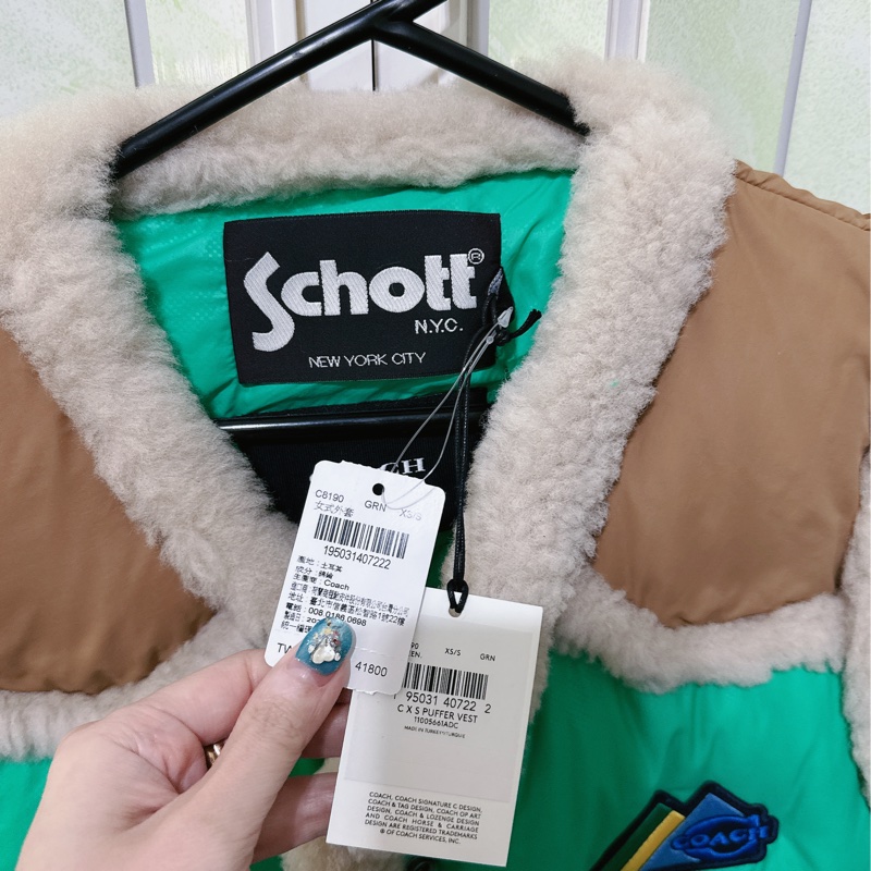 全新Coach 與 Schott N.Y.C. 的聯名款尼龍羽絨背心(原價41800元）-16