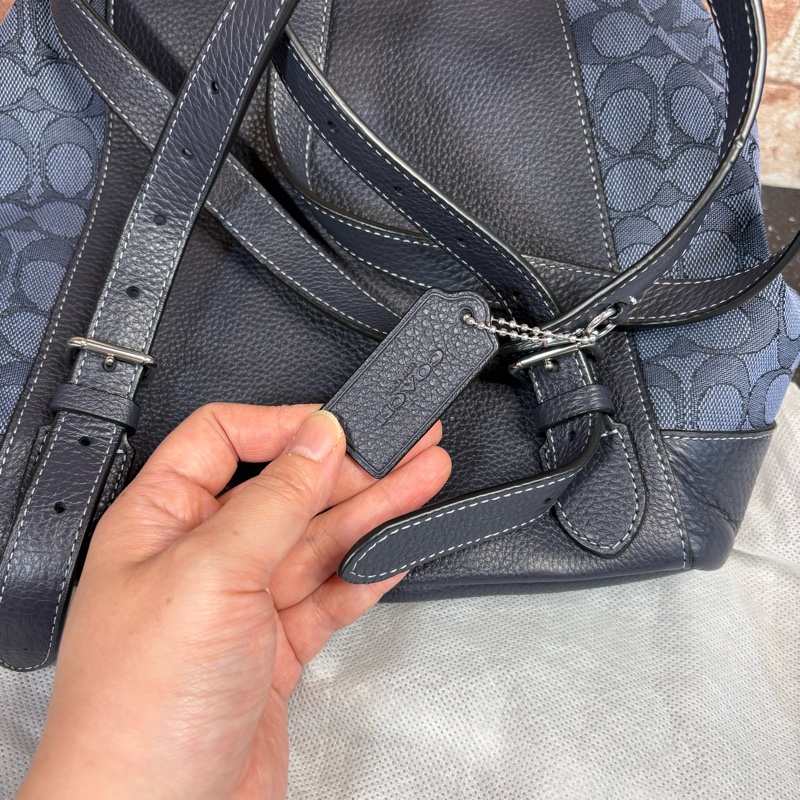 近全新正品 Coach 水桶後背包 （藍色）-3