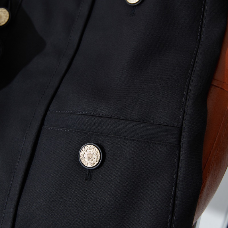 ❤️ CHANEL 經典黑金配色外套-4