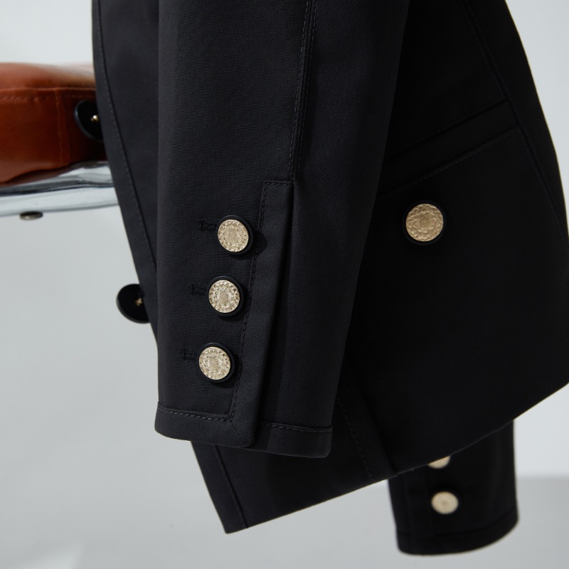 ❤️ CHANEL 經典黑金配色外套-5