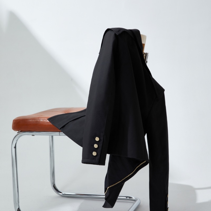 ❤️ CHANEL 經典黑金配色外套-6