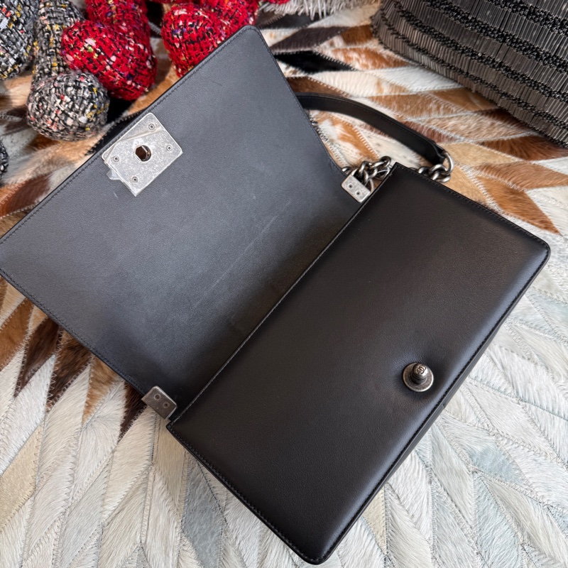 CHANEL菱格紋小牛皮BOY鏈包霧銀25CM-6