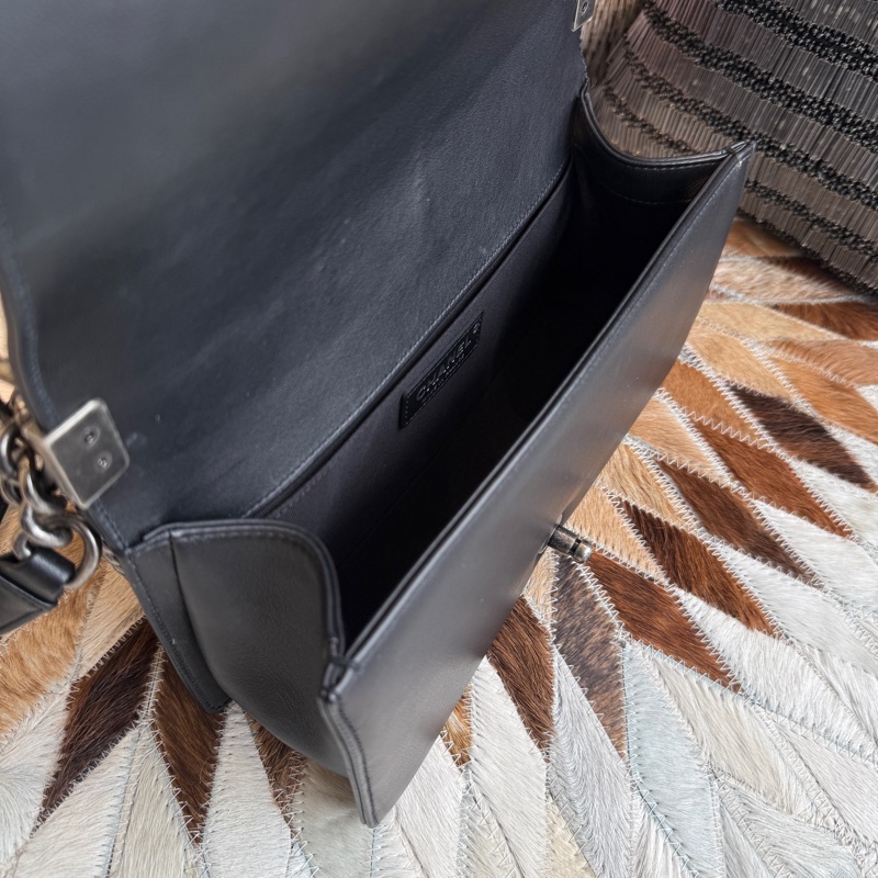 CHANEL菱格紋小牛皮BOY鏈包霧銀25CM-8