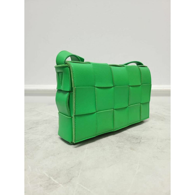 【包稅】BOTTEGA VENETA 綠色 Intrecciato 編織盒式斜背包-2