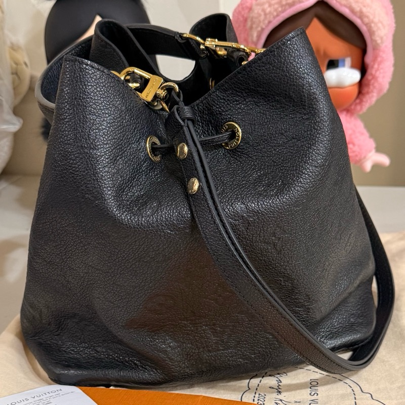 🚚趕過年前出貨🍙 LV M45256 NéoNoé MM🍙 二手有使用感 誇張議價不回應-28