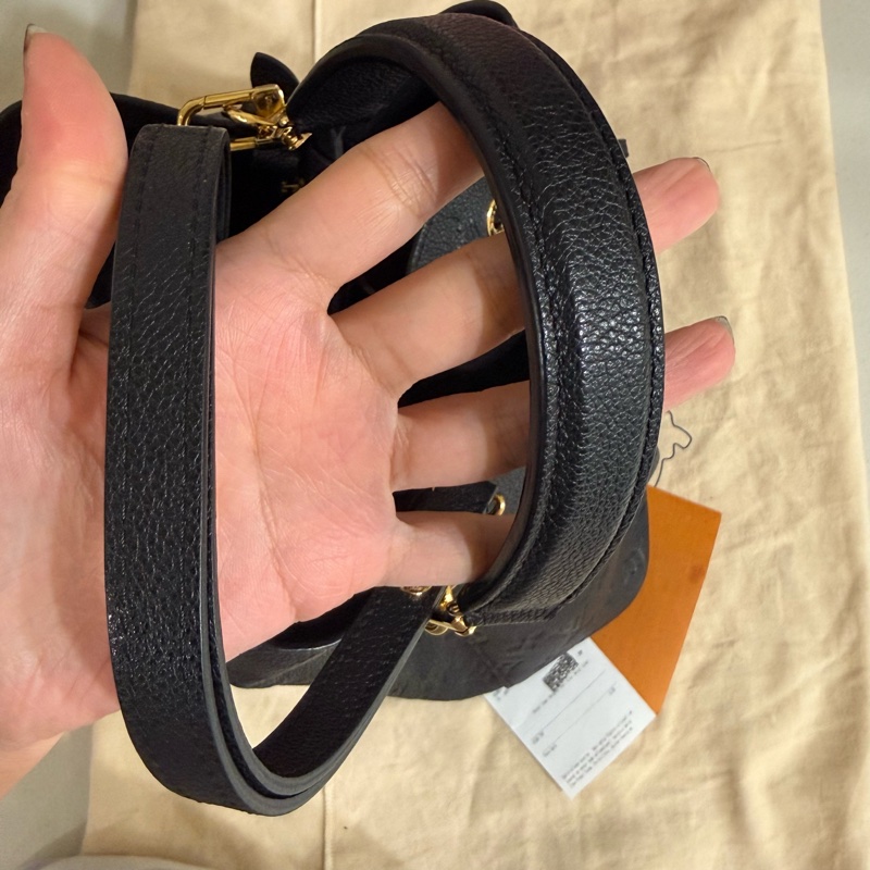 🚚趕過年前出貨🍙 LV M45256 NéoNoé MM🍙 二手有使用感 誇張議價不回應-32