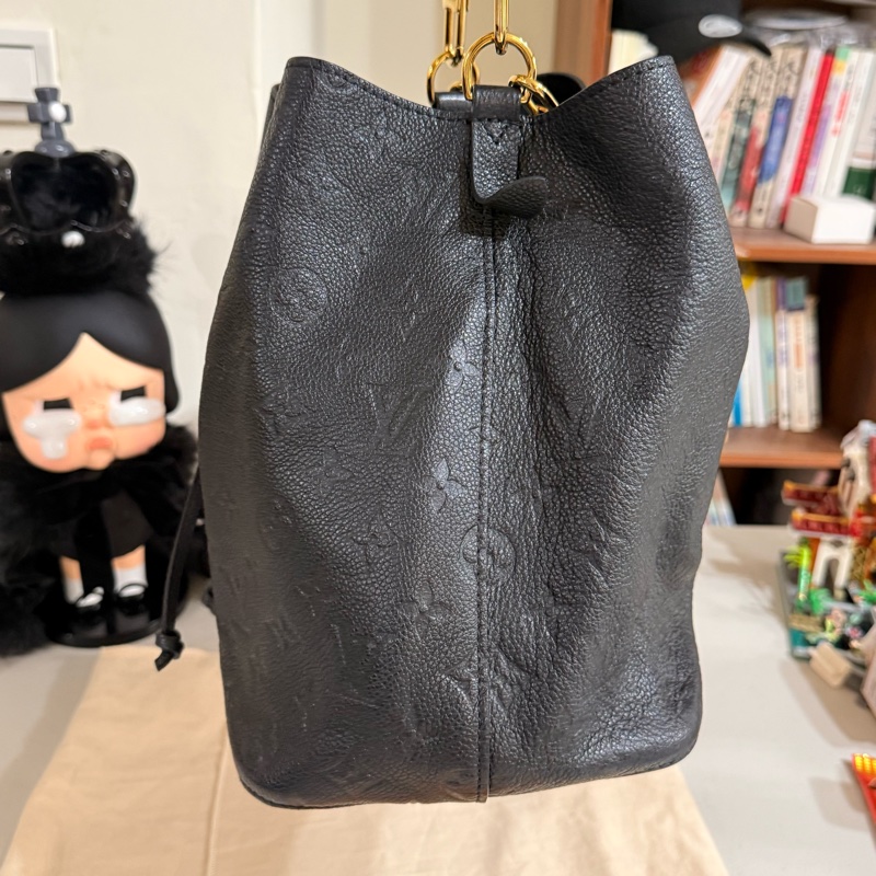🚚趕過年前出貨🍙 LV M45256 NéoNoé MM🍙 二手有使用感 誇張議價不回應-33