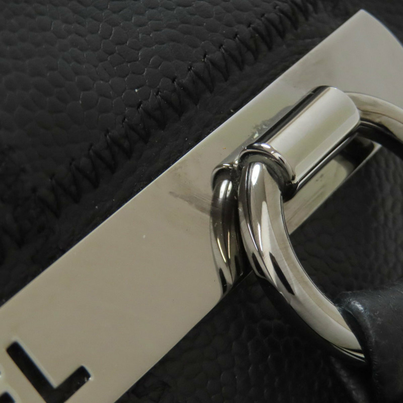 香奈兒 Chocobar 手提包，粒面小牛皮材質，銀色五金配件，女士款-11