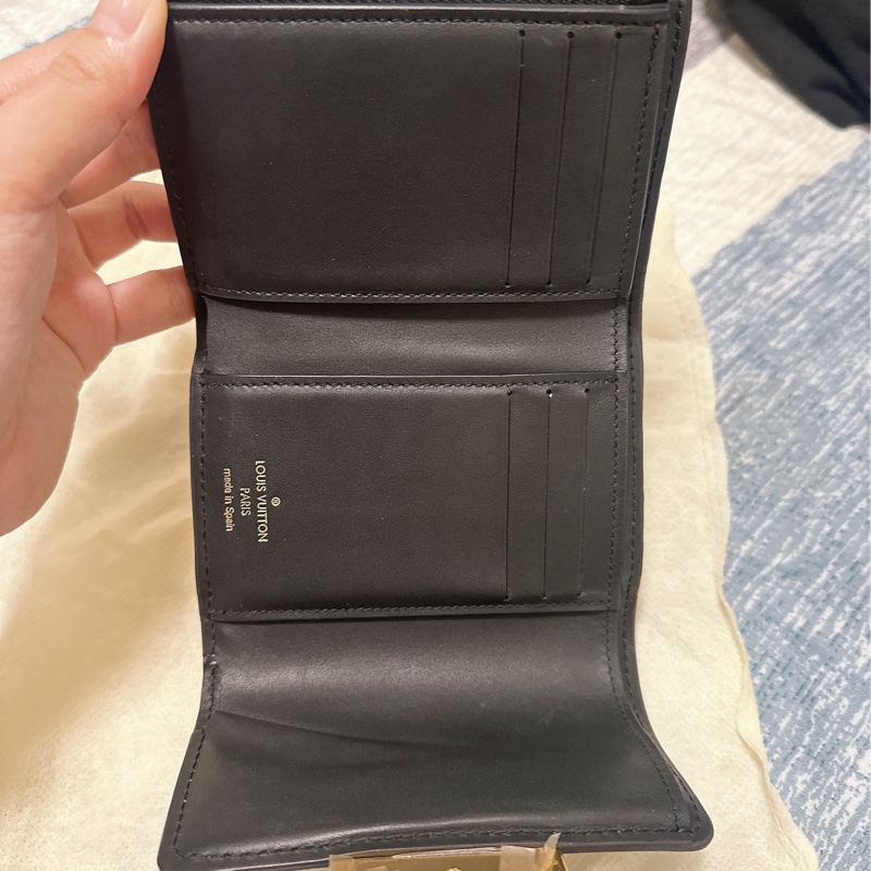 LV Dauphine達芙妮短夾-13