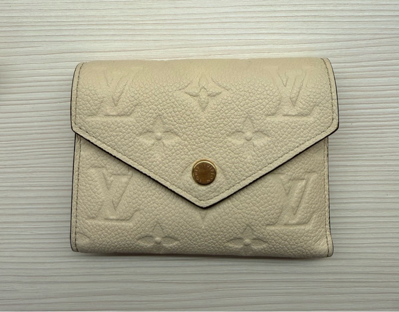 LOUIS VUITTON 路易威登Victorine金釦錢包 白色-5