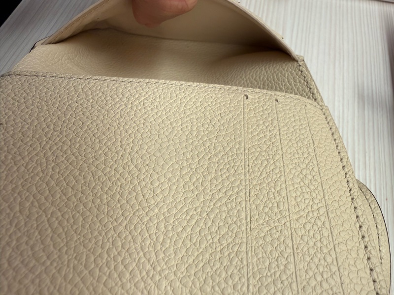 LOUIS VUITTON 路易威登Victorine金釦錢包 白色-11