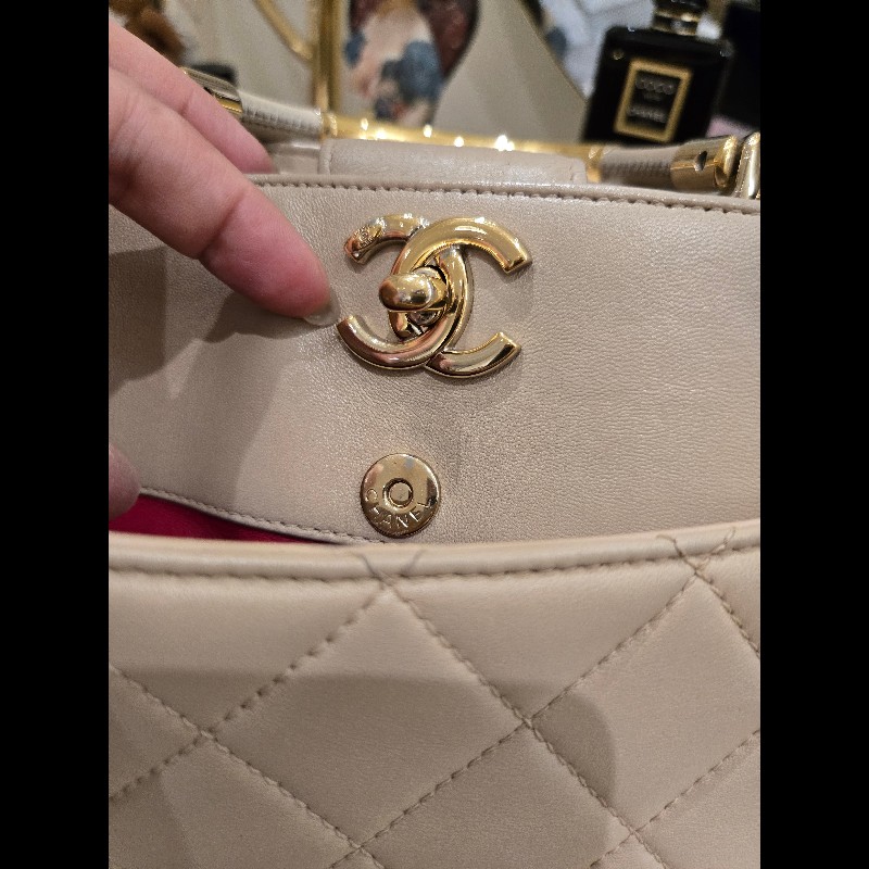 Chanel 香奈兒 米色手腕肩背2用包-18