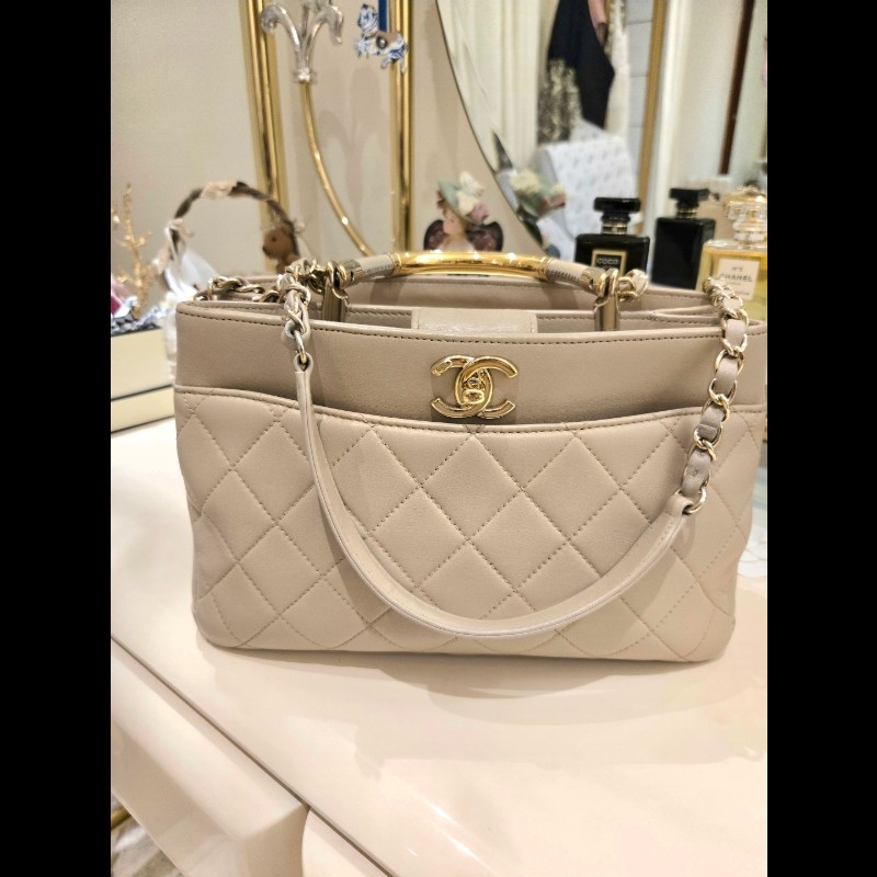 Chanel 香奈兒 米色手腕肩背2用包-1