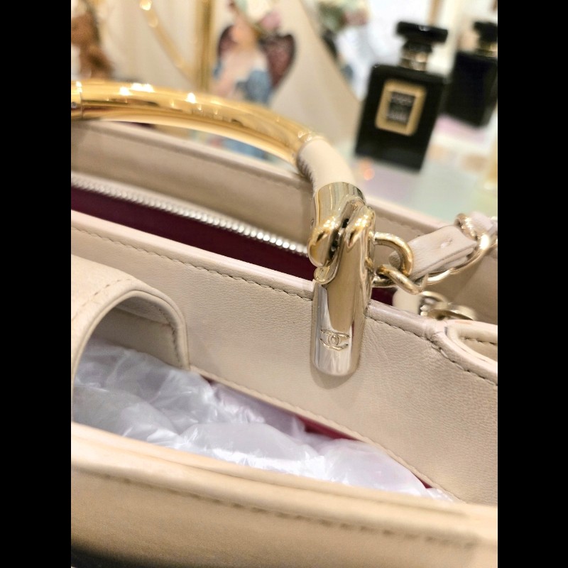 Chanel 香奈兒 米色手腕肩背2用包-12