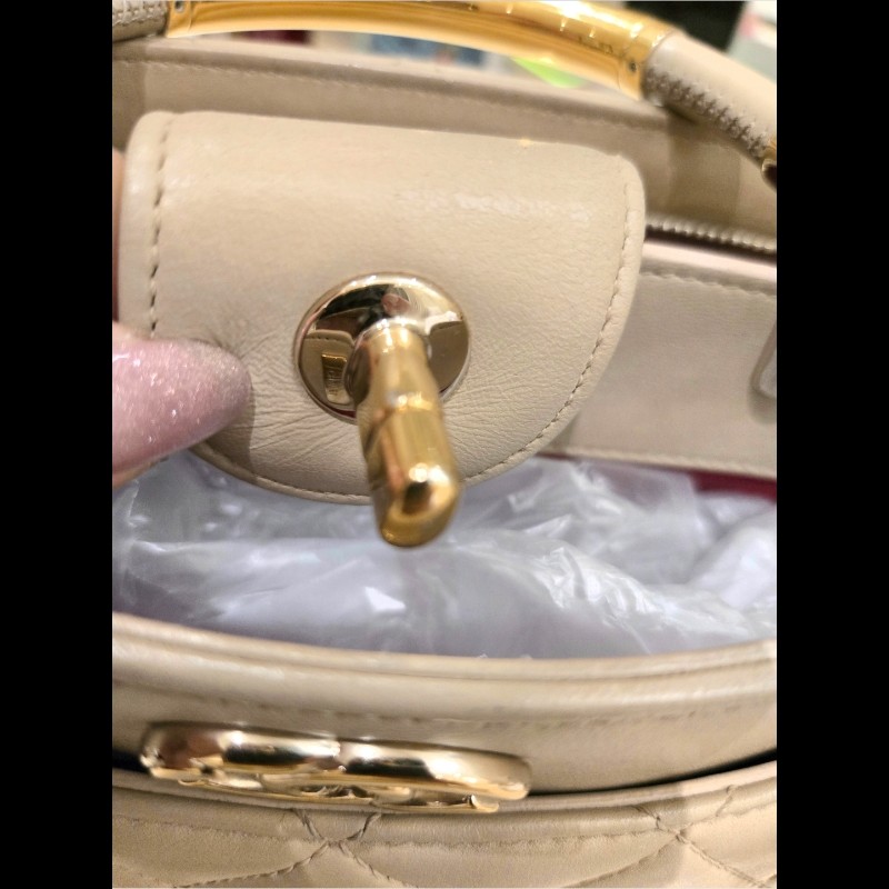 Chanel 香奈兒 米色手腕肩背2用包-14