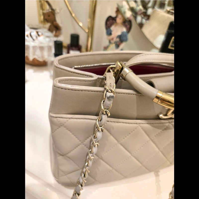 Chanel 香奈兒 米色手腕肩背2用包-16