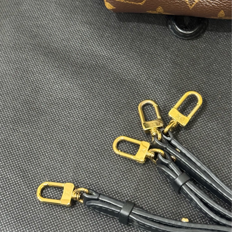 Lv經典mini小書包-16