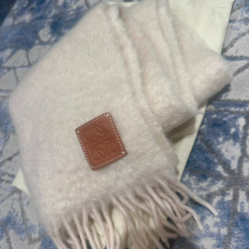 LOEWE 經典皮革標誌馬海毛羊毛流蘇圍巾-5