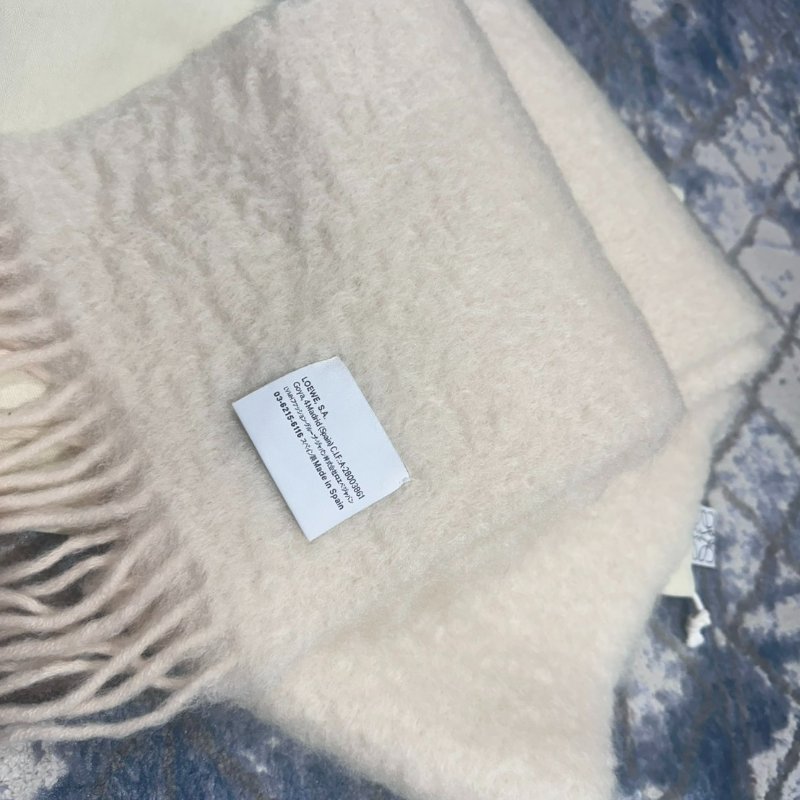 LOEWE 經典皮革標誌馬海毛羊毛流蘇圍巾-6