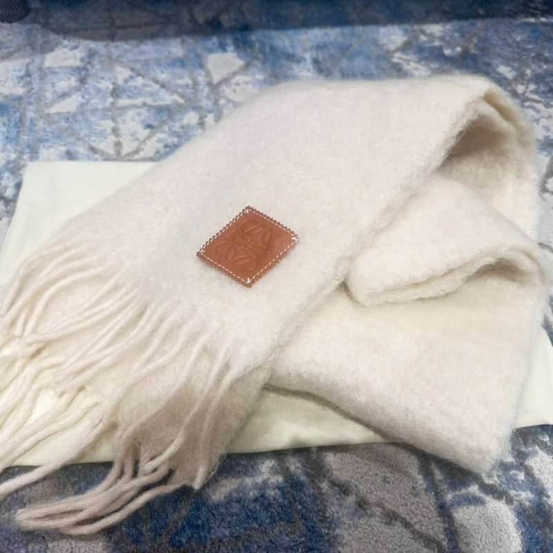 LOEWE 經典皮革標誌馬海毛羊毛流蘇圍巾-7