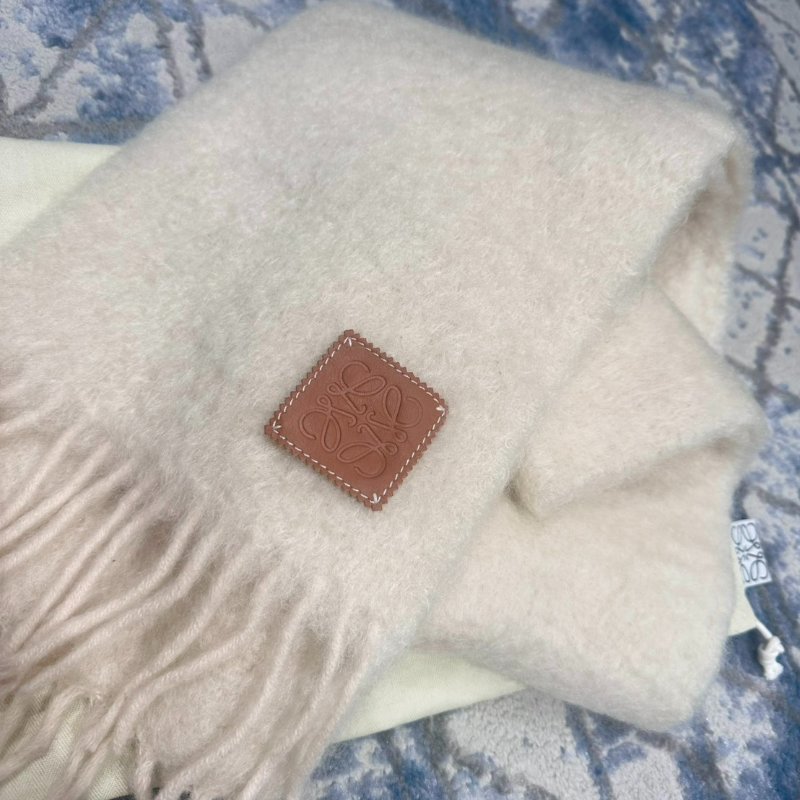 LOEWE 經典皮革標誌馬海毛羊毛流蘇圍巾-8