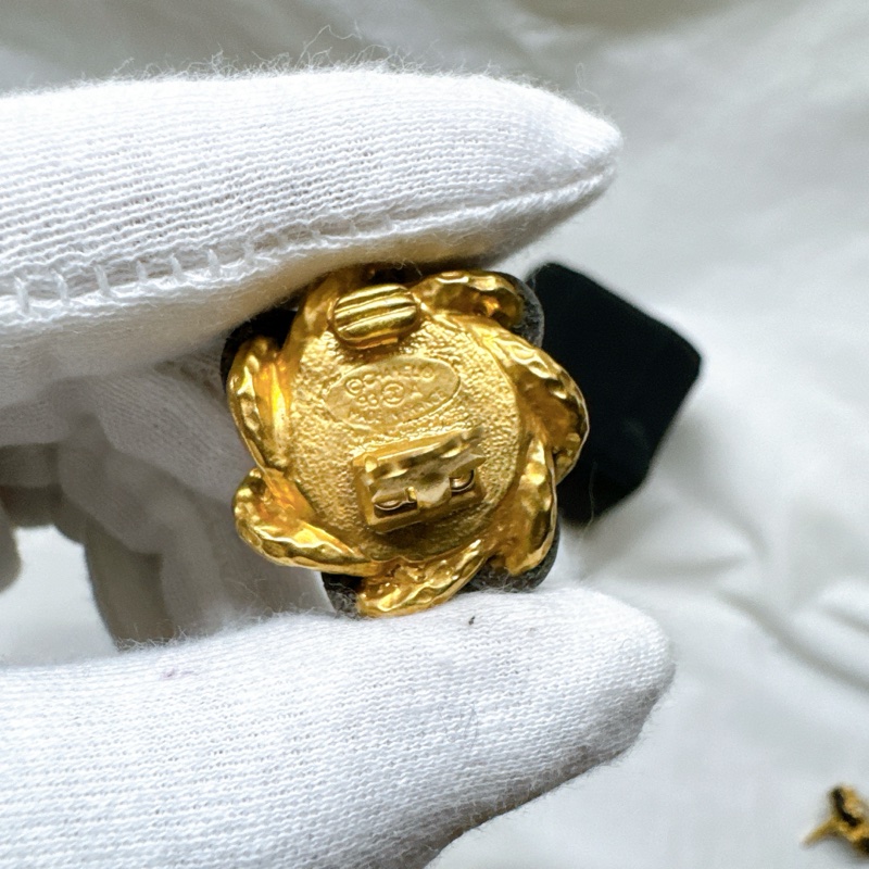 二手正品Chanel香奈兒金色鍍金皮革古董耳夾93A 香奈兒耳環 香奈兒耳夾 香奈兒配件 香奈兒珠寶-9