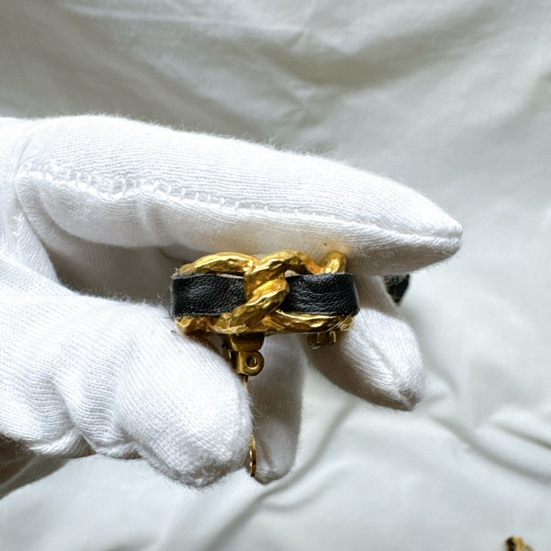 二手正品Chanel香奈兒金色鍍金皮革古董耳夾93A 香奈兒耳環 香奈兒耳夾 香奈兒配件 香奈兒珠寶-14