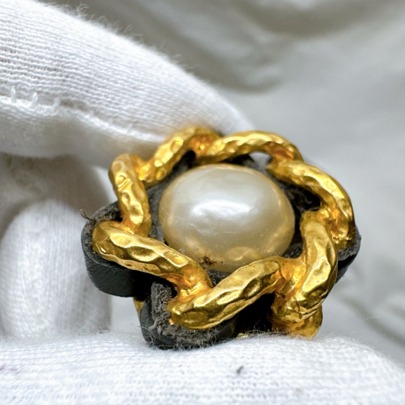 二手正品Chanel香奈兒金色鍍金皮革古董耳夾93A 香奈兒耳環 香奈兒耳夾 香奈兒配件 香奈兒珠寶-19